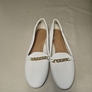 Ardene Elegant White Loafers with Gold Accent